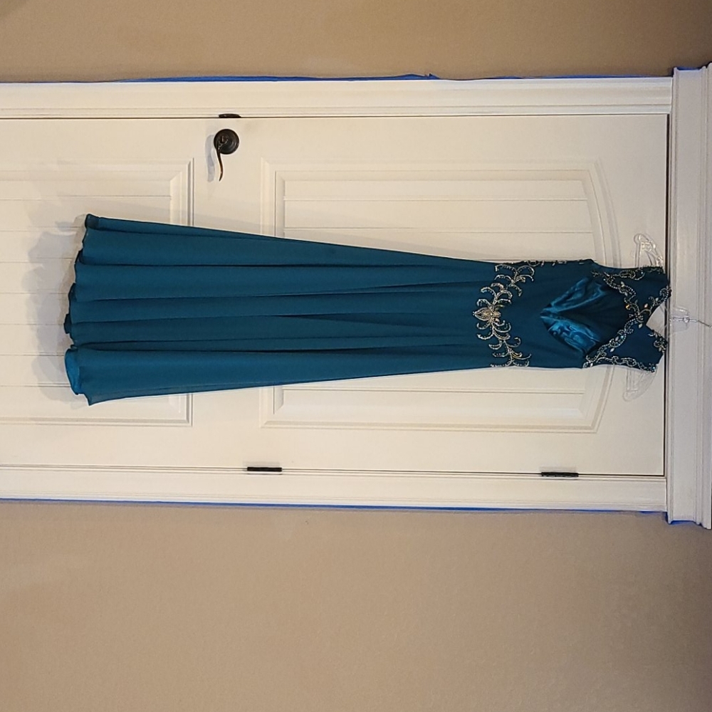 Green Prom dress